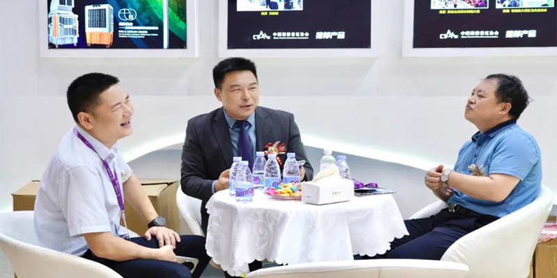 景协会领导.jpg