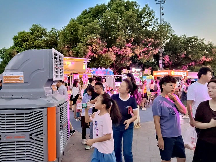 瑞泰风助力武汉第50届渡江节，清凉与激情共绽！
